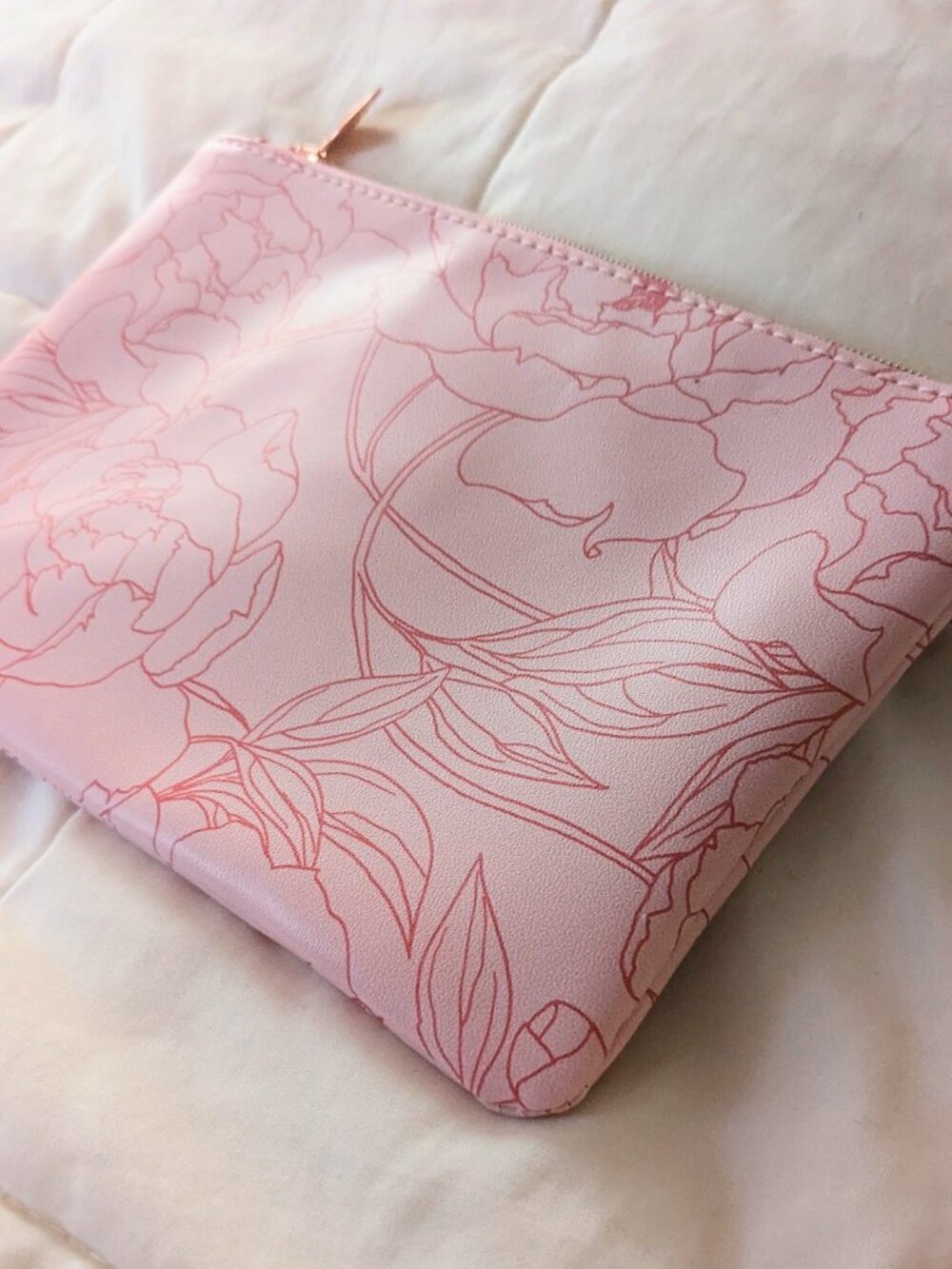 IPSY Glam Bag Flower Power Cosmetic Travel Pouch Rose Gold Peony Pink May 2021 - Picture 2 of 6